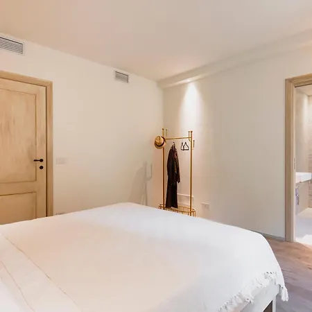 Villa Asilo In - La *