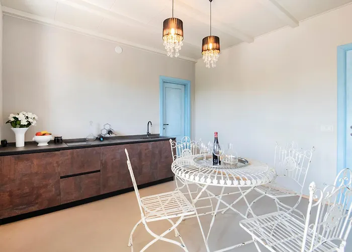 Villa Asilo In - La *
